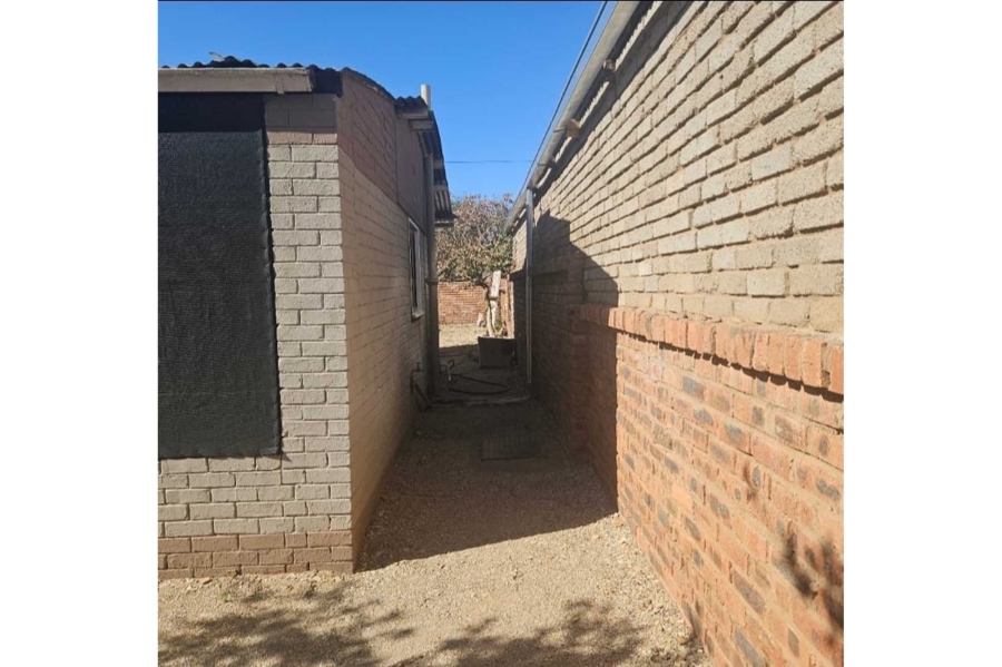 2 Bedroom Property for Sale in Floors Northern Cape